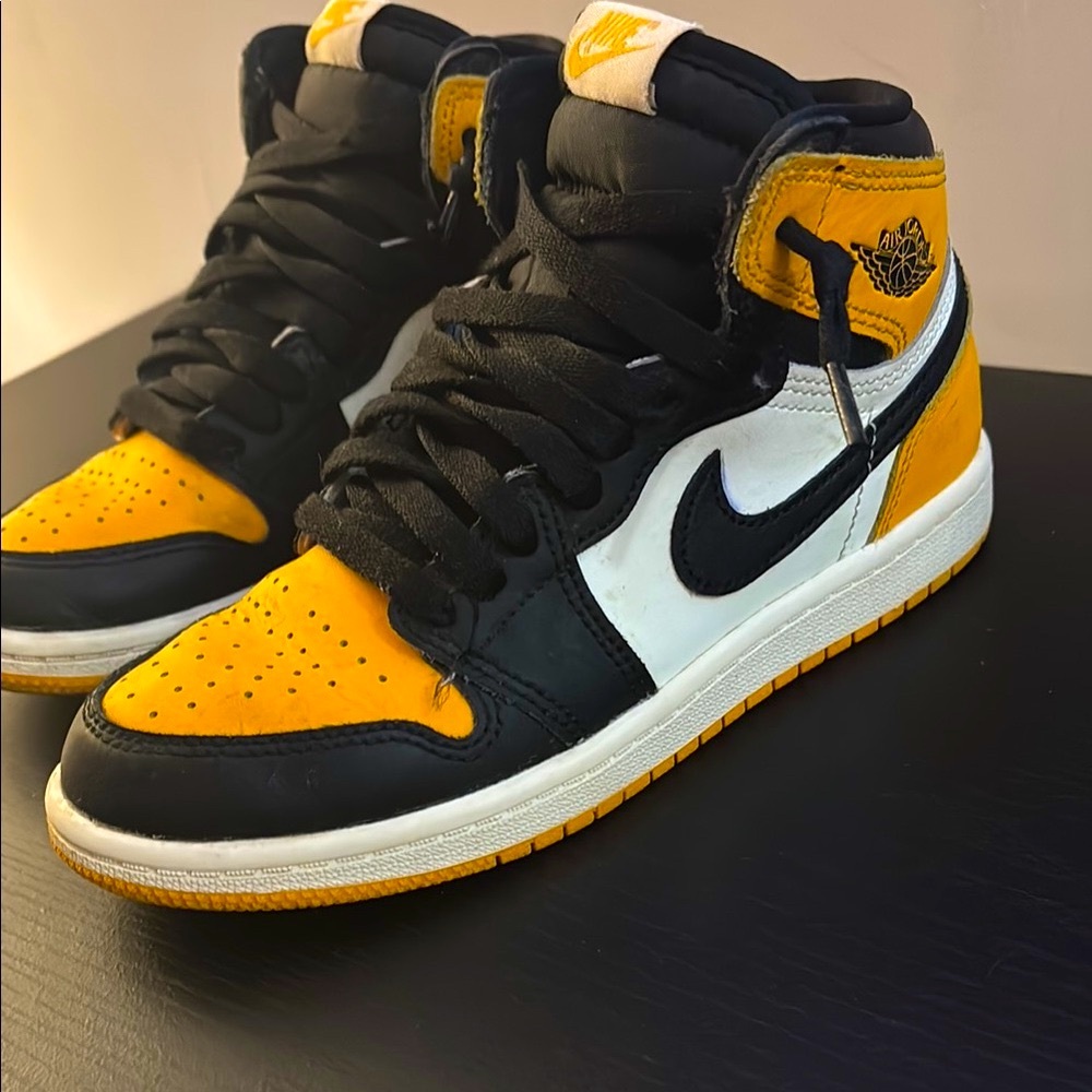 Kids Jordan 1 Retro High OG Taxi (PS) Size 2